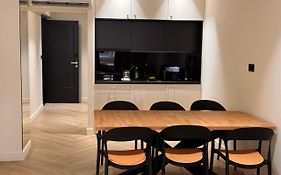 Triple A - Family Hospitality Near Ermou - Free Parking!